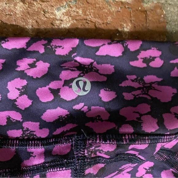 Lululemon Drop it Like it's Hot size 2 leggings purple black mesh - Picture 8 of 11
